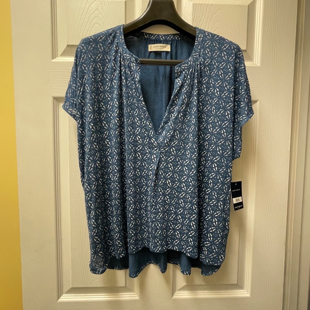 Lucky Brand Women's Large V-Neck Cap Sleeve Boho Casual Tile‎ Printed Top NWT - Picture 2 of 16